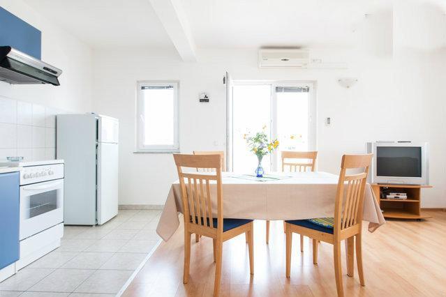 Apartments Maco Петркане Стая снимка